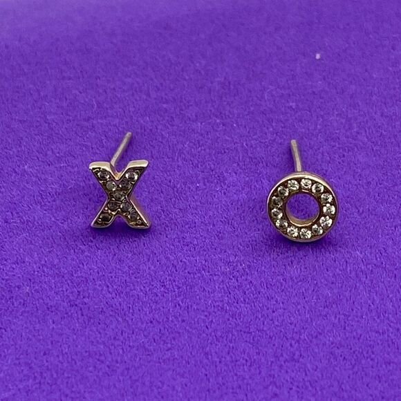 💛 Gold Filled CZ X & O Earrings - Picture 2 of 3